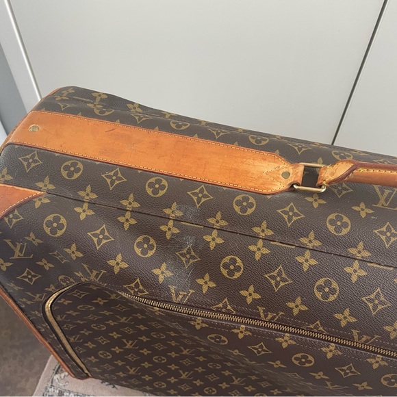 Authentic LV Pullman Suitcase - Picture 2 of 16